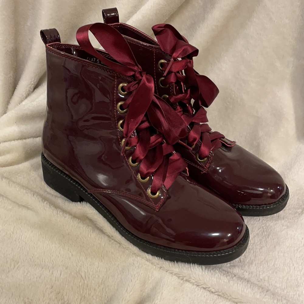 Combat boots size 7